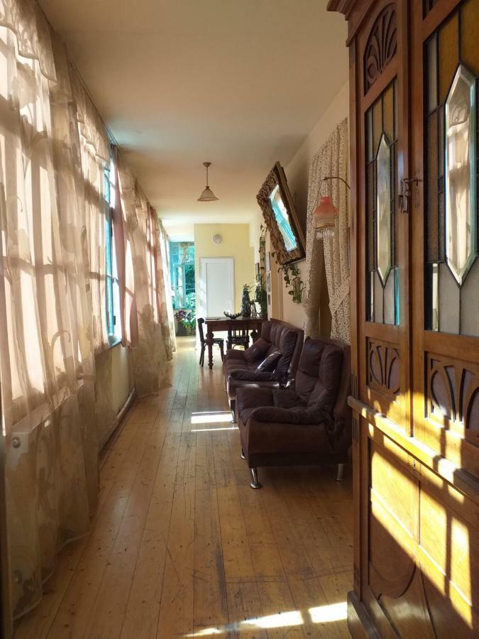 Hostel Nino ティビリシ エクステリア 写真